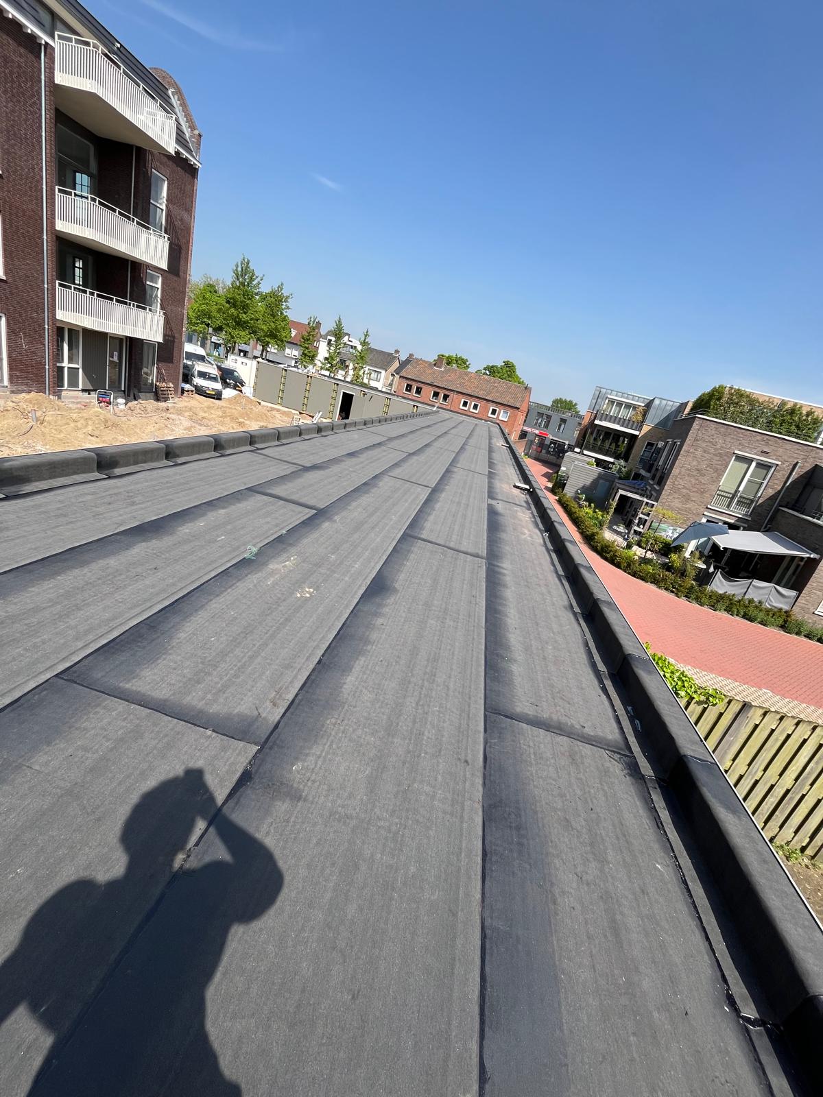SBS bitumen dakbedekking op nieuwbouw appartementen in Nuenen