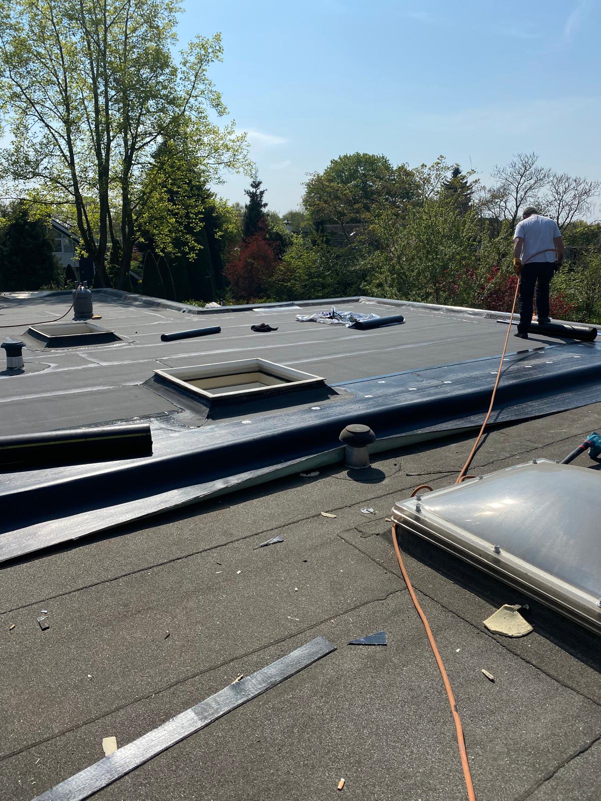 EPDM dak in aanleg op woonhuis