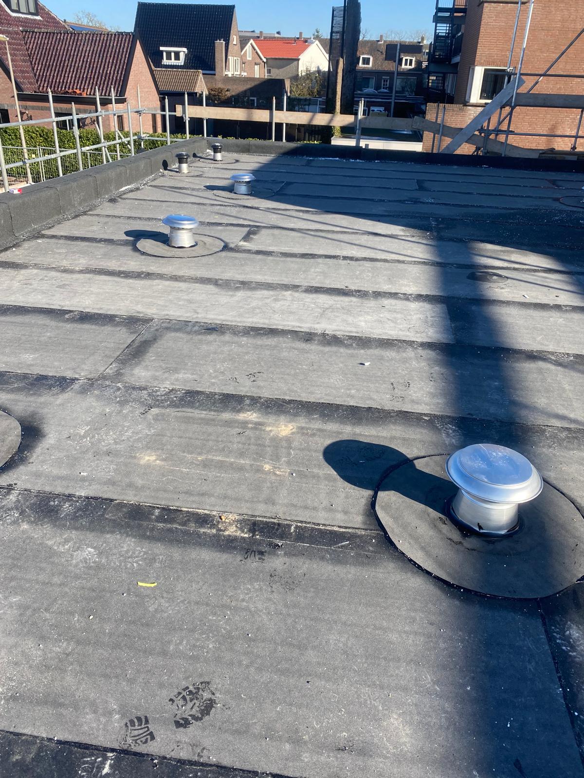 APP bitumen platdak met ontluchtingen in Geldrop