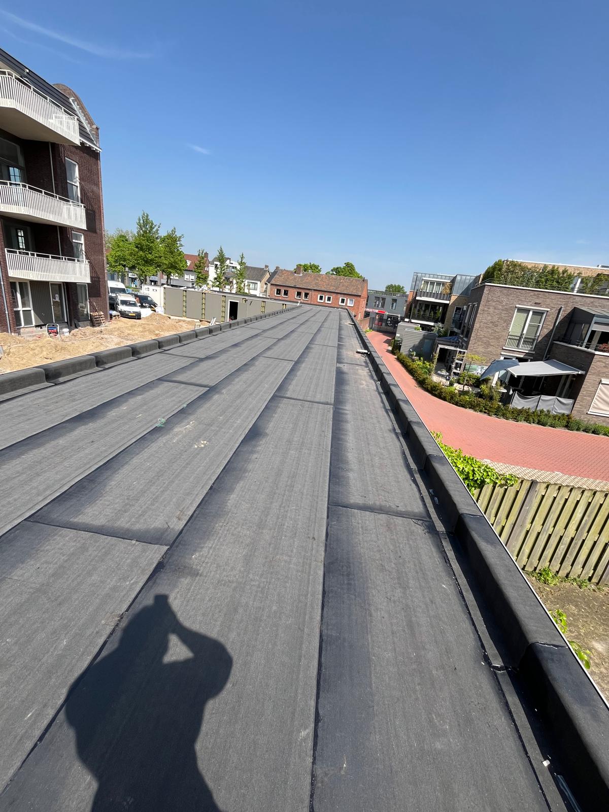 Bitumen dakvlak rijwoningen nieuwbouw in Helmond