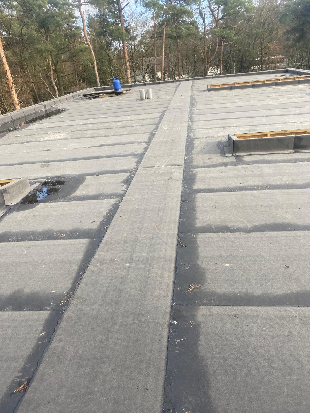 Reparatie op bitumen dak